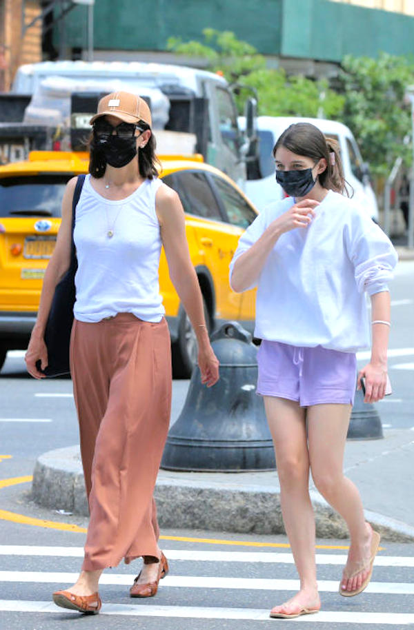 New York,Suri Cruise, 15 anni , ormai è alta come la mamma Katie Holmes