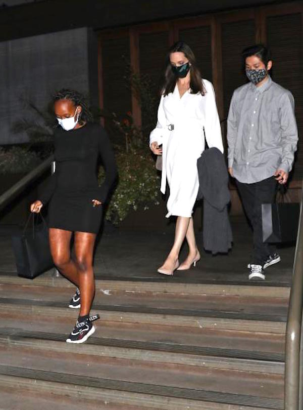 Los Angeles, Angelina Jolie a a cena con Zahara e Pax per il suo diploma