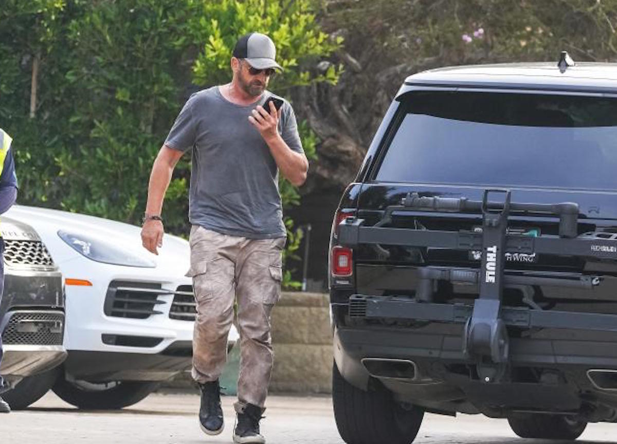 Los Angeles, Gerard Butler e Morgan Brown si baciano tra le bancarelle del mercato
