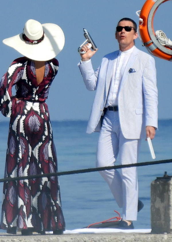 Mykonos,Daniel Craig ,Ethan Hawke,Kate Hudson sul set del film  Knives Out 2 