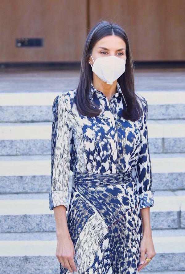 Spagna:Letizia Ortiz, abito animalier di Victoria Beckman, decolte' C.Herrera 