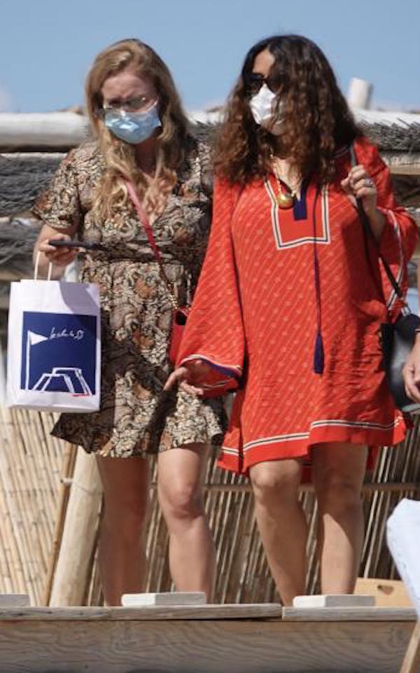 Francia , St Tropez , Salma  Hayek in spiaggia al Club 55
