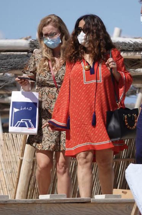 Francia , St Tropez , Salma  Hayek in spiaggia al Club 55