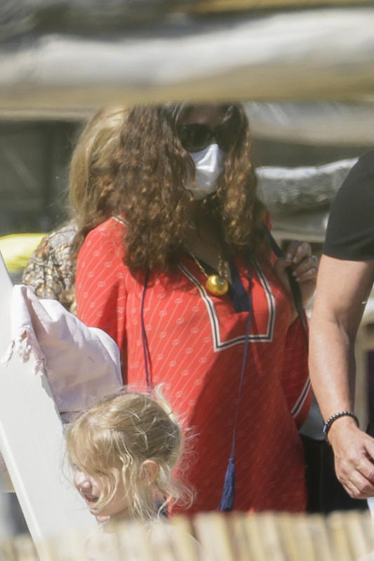 Francia , St Tropez , Salma  Hayek in spiaggia al Club 55