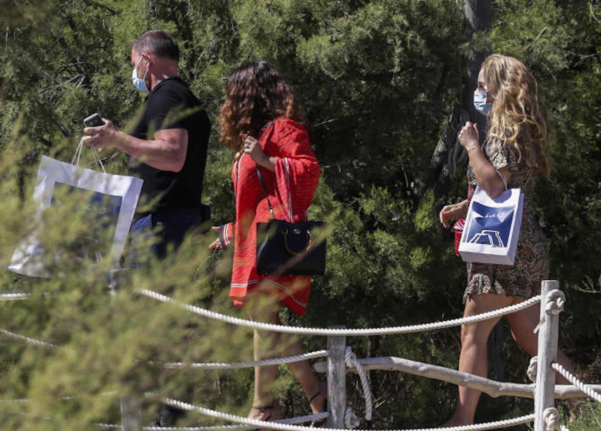 Francia , St Tropez , Salma  Hayek in spiaggia al Club 55