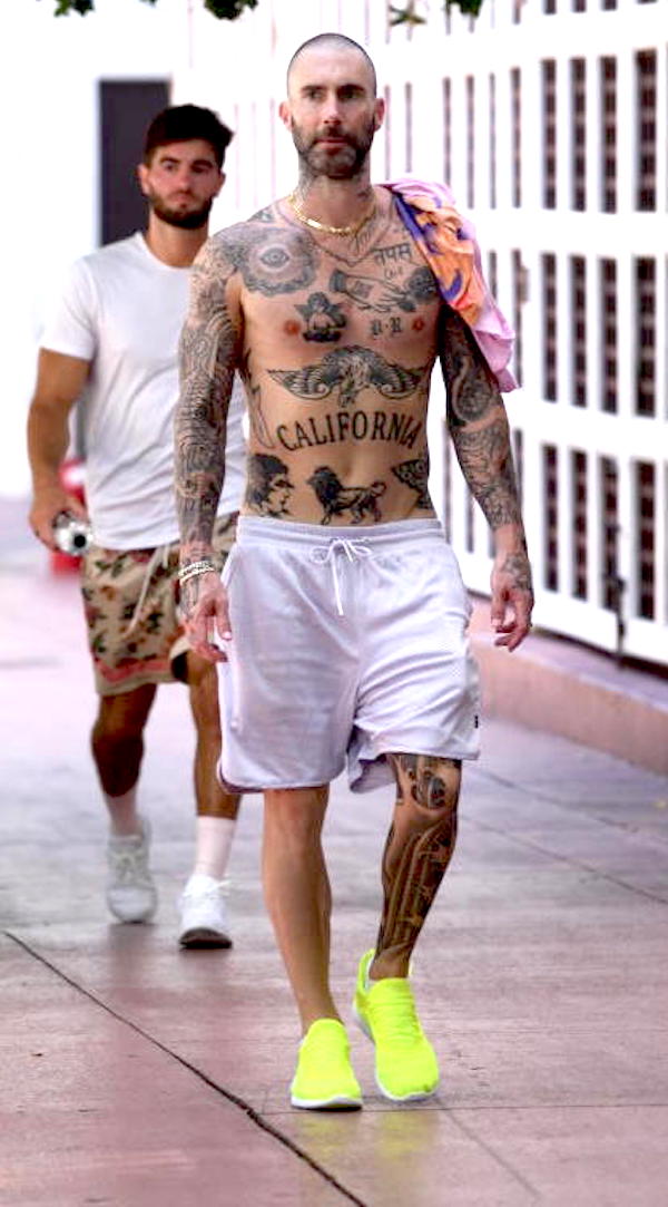 Miami Beah, Adam Levin mostra il suo fisico e i tatuaggi dopo l'allenamento 