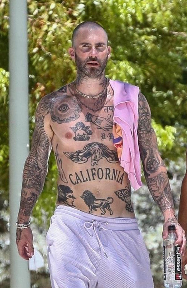 Miami Beah, Adam Levin mostra il suo fisico e i tatuaggi dopo l'allenamento 