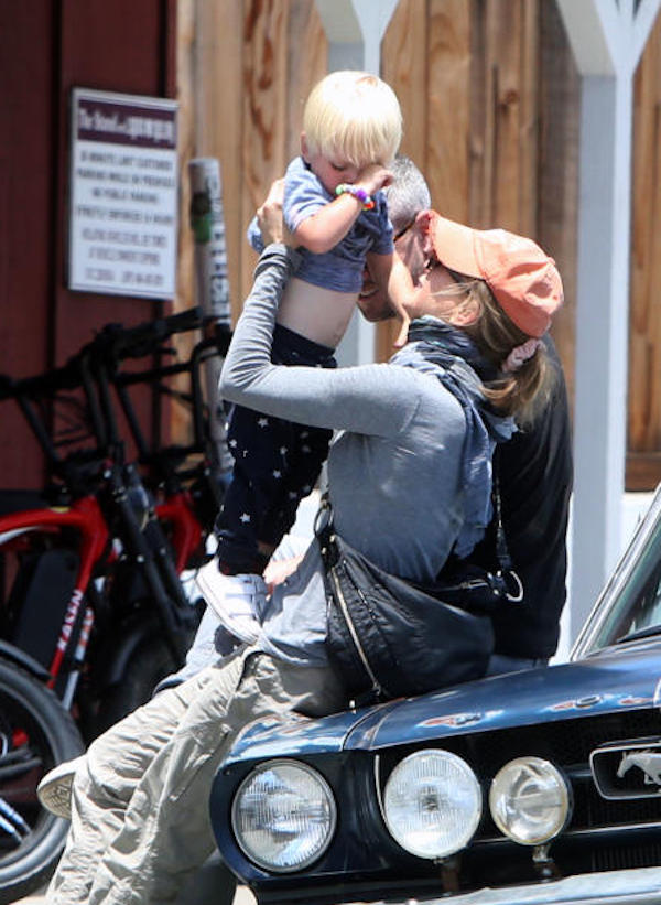 California,Renee Zellweger,Ant Anstead, cons uo figlio Archie fanno sul serio