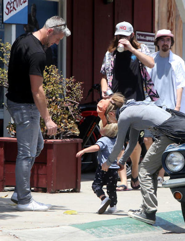 California,Renee Zellweger,Ant Anstead, cons uo figlio Archie fanno sul serio