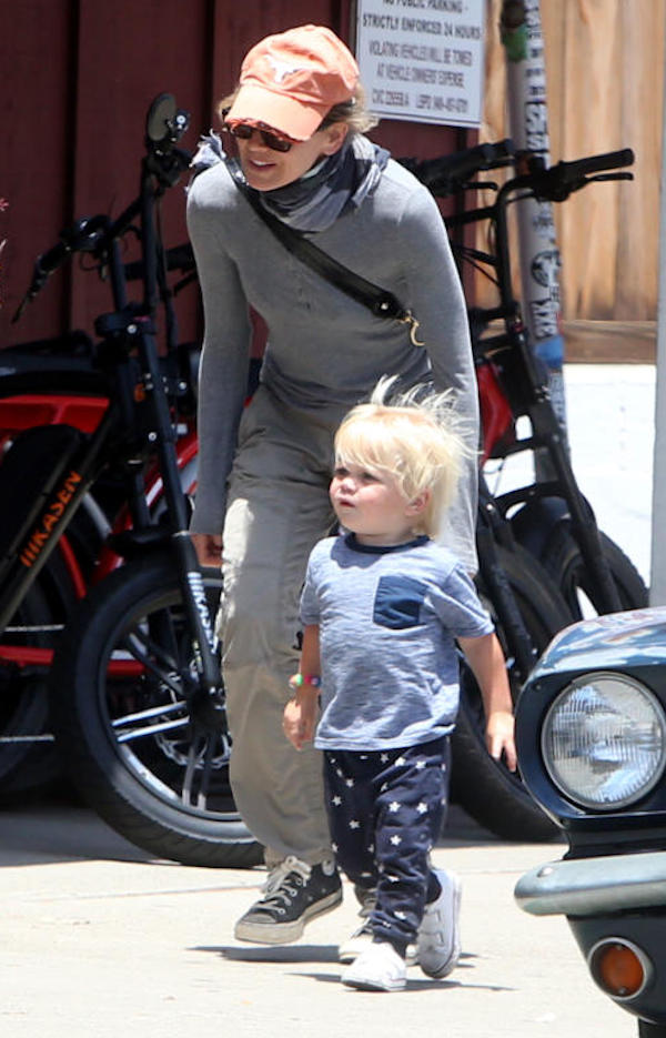 California,Renee Zellweger,Ant Anstead, cons uo figlio Archie fanno sul serio