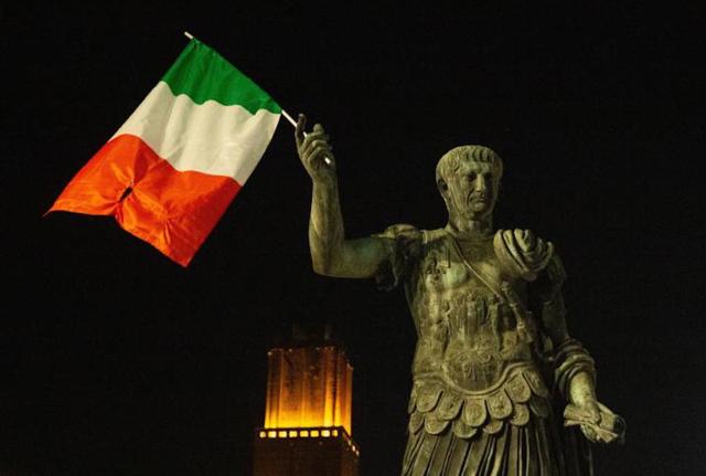 Tifosi festeggiano in Italia e nel mondo la vittoria dell Italia euro 2020 Tifosi festeggiano in Italia e nel mondo la vittoria dell Italia euro 2020