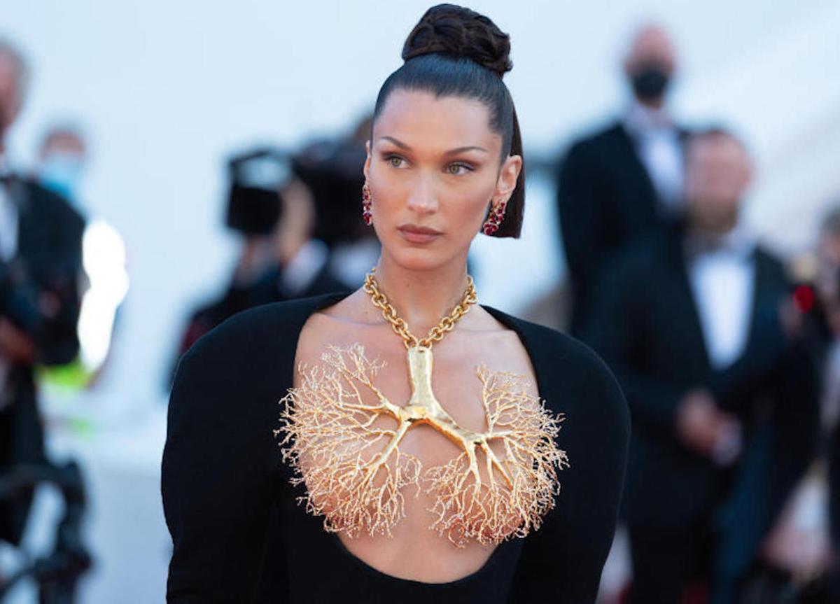 Cannes,Bella Hadid sul red carpet per il film "i tre piani" Cannes,Bella Hadid sul red carpet per il film "i tre piani"