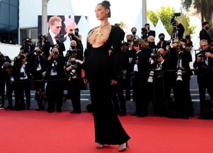 Cannes,Bella Hadid sul red carpet per il film "i tre piani"