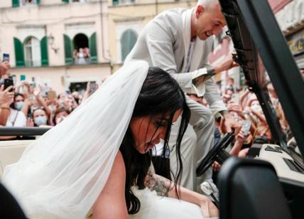Bernardeschi si sposa con la Ciardi e aizza la folla. VIDEO