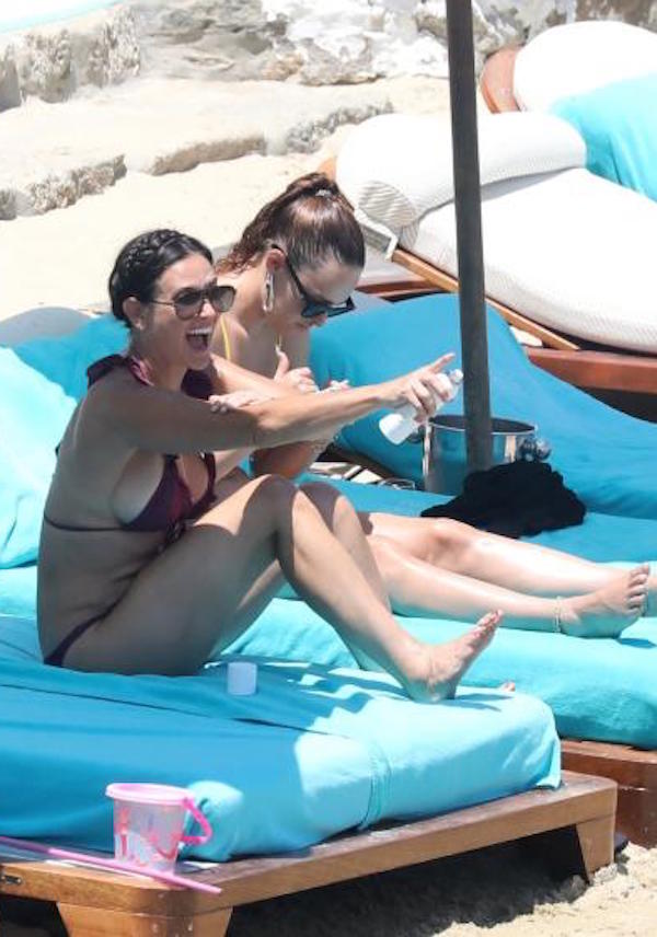 Mykonos,Demi Moore e la figlia Rumer Willis in vacanza