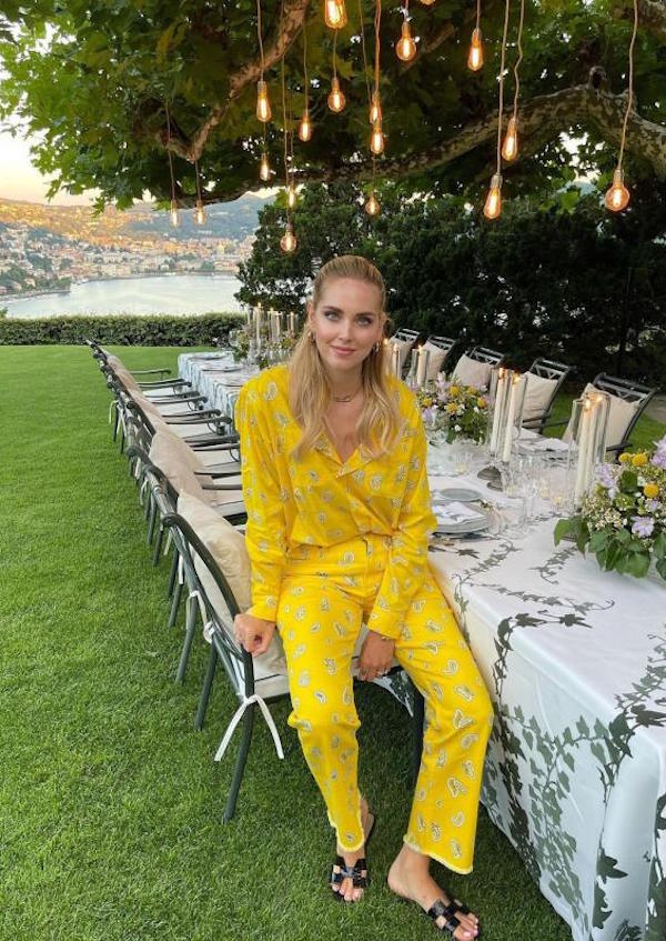 Lago di Como, villa Bonomi, Chiara Ferragni, Fedez, Leone, Vittoria in vacanza