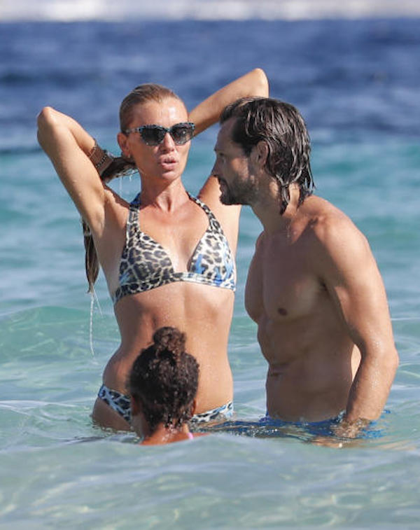 ibiza,Esher Canadas,musa diJ.PGautier ,vacanza con la figlia Galina e compagno