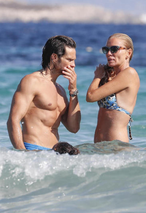 ibiza,Esher Canadas,musa diJ.PGautier ,vacanza con la figlia Galina e compagno