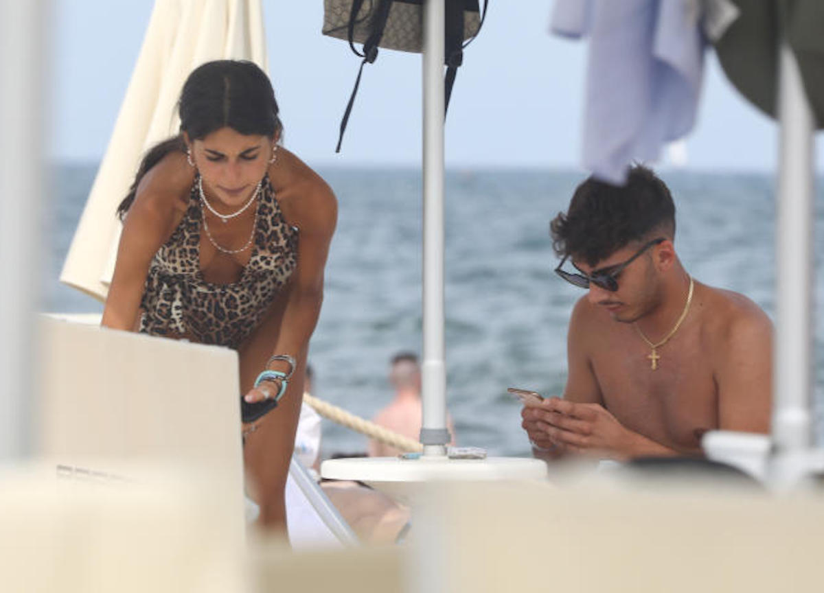Marialaura De Vitis dimentica Paolo Brosio con il rapper Lollo G