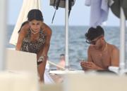 Marialaura De Vitis dimentica Paolo Brosio con il rapper Lollo G