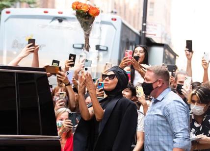 New York, Lady Gaga,lascia lo studio di registrazione ed e' accolta dai fans