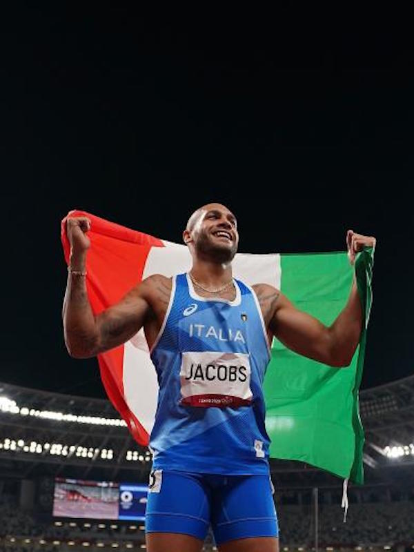 Marcel Jacob vince la medaglia d'oro olimpica nei cento metri 