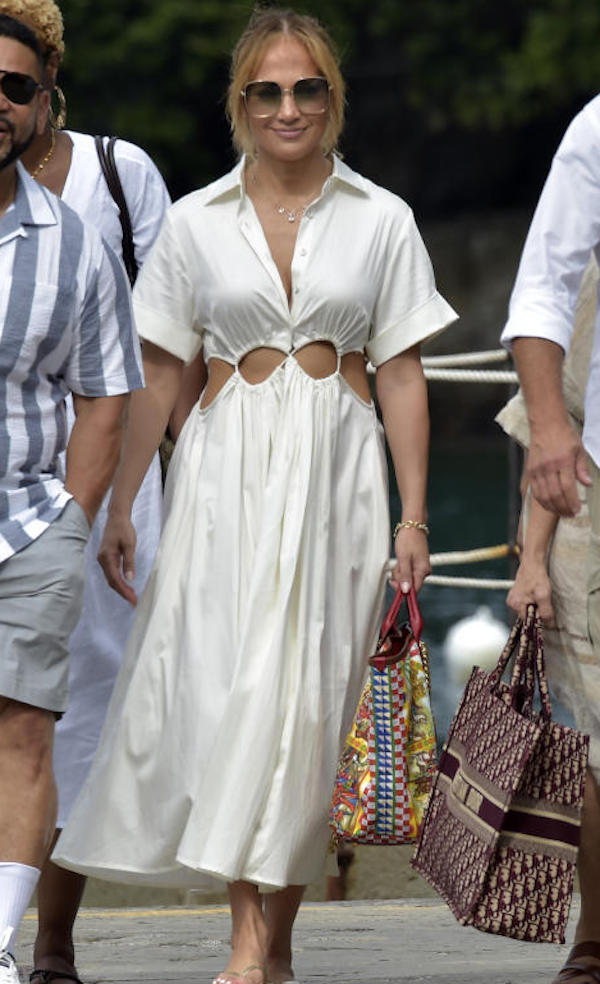 Portofino, Jennifer Lopez passeggiata in piazzetta e cena con amici