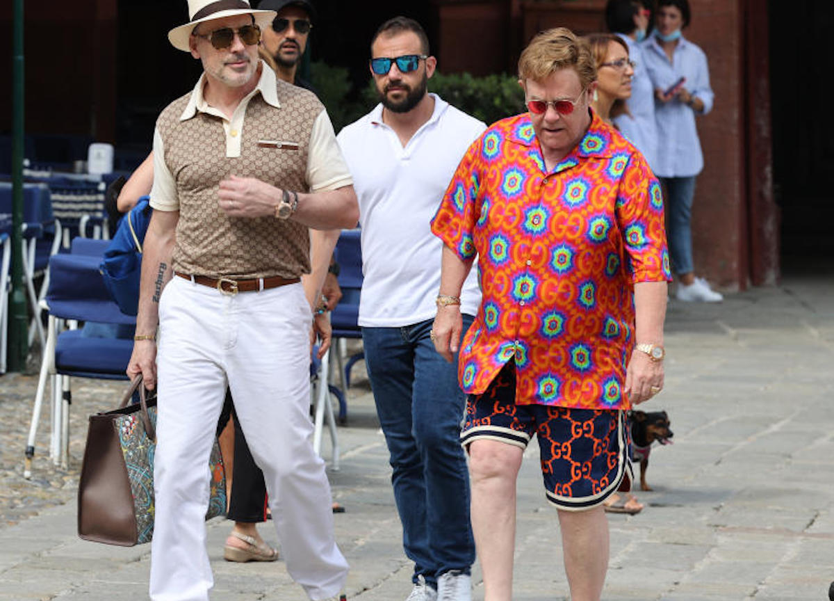 Portofino,Elton John , affaticato ,e il marito David Furnish con i figli