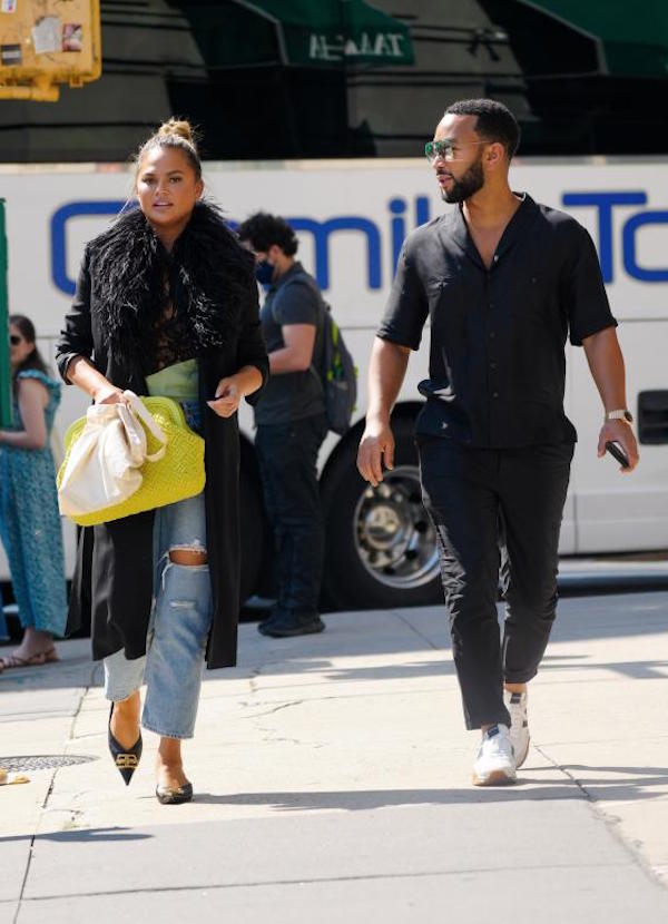 John Legend e la fidanzata Chrissy Teigen a passeggio a New YorK city