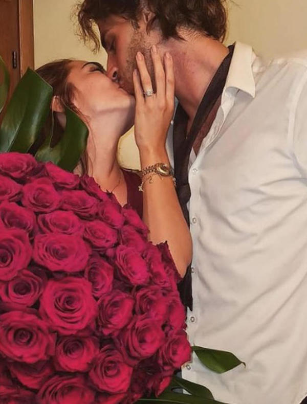 Instagram: la medaglia olimpica Gianmarco Tamberi in famiglia, con fidanzata Sabina Chiodi Instagram: la medaglia olimpica Gianmarco Tamberi in famiglia, con fidanzata Sabina Chiodi