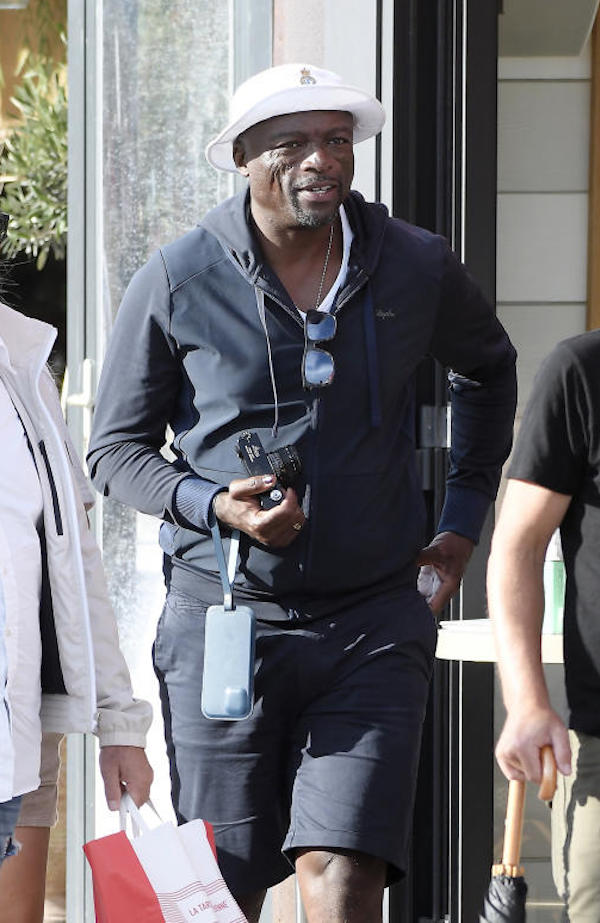St. Tropez ,Seal e la sua compagna passeggiano affiatati per la cittadina