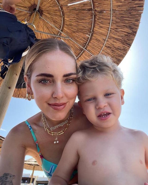 Chiara  Ferragni,Il marito Fedez con Leone e Vittoria in vacanza in Sardegna 