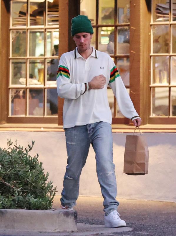 Montecito,Justin and Hailey Bieber comprano una pizza da asporto 
