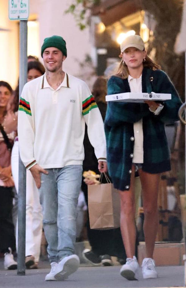 Montecito,Justin and Hailey Bieber comprano una pizza da asporto 