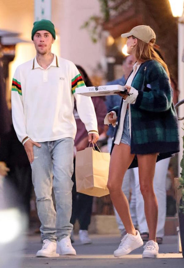 Montecito,Justin and Hailey Bieber comprano una pizza da asporto 