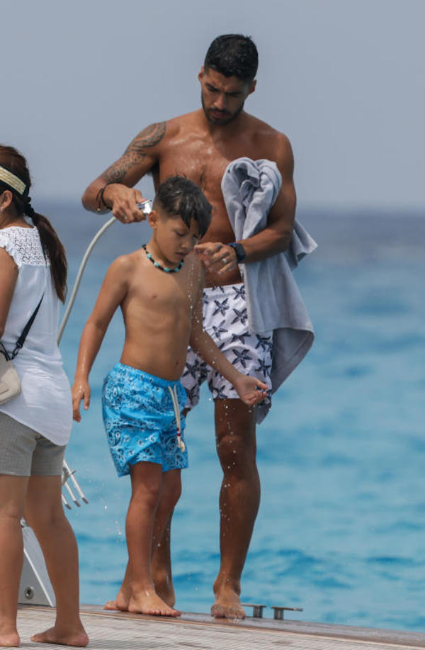 Ibiza , ultimo giorno di vacanza per Leo Messi  Luis Suarez e Cesc Fabregas 