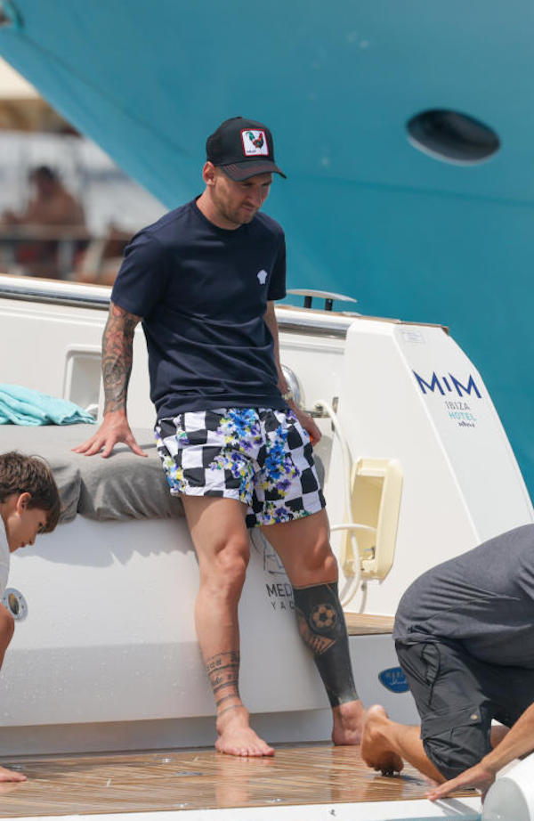 Ibiza , ultimo giorno di vacanza per Leo Messi  Luis Suarez e Cesc Fabregas 