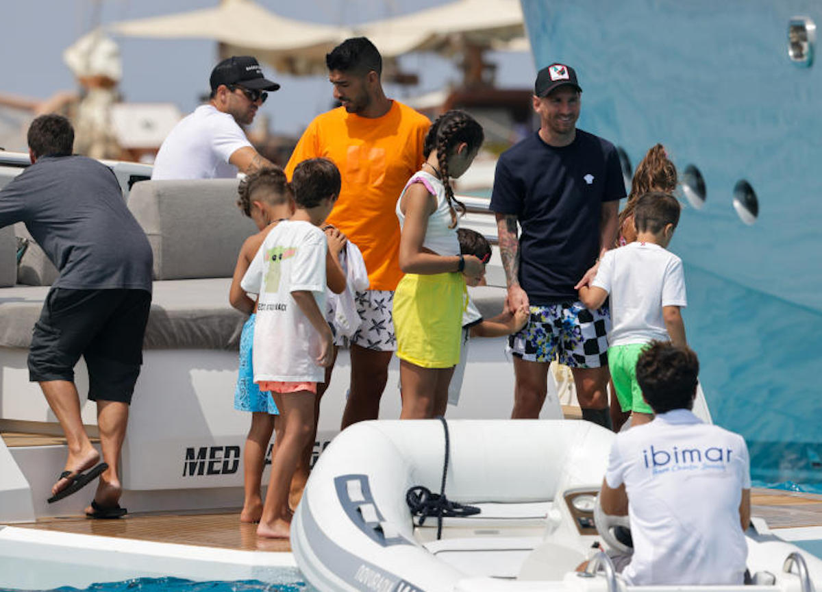 Ibiza , ultimo giorno di vacanza per Leo Messi  Luis Suarez e Cesc Fabregas 