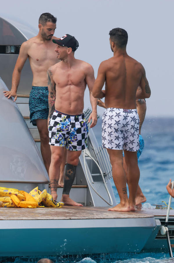 Ibiza , ultimo giorno di vacanza per Leo Messi  Luis Suarez e Cesc Fabregas 