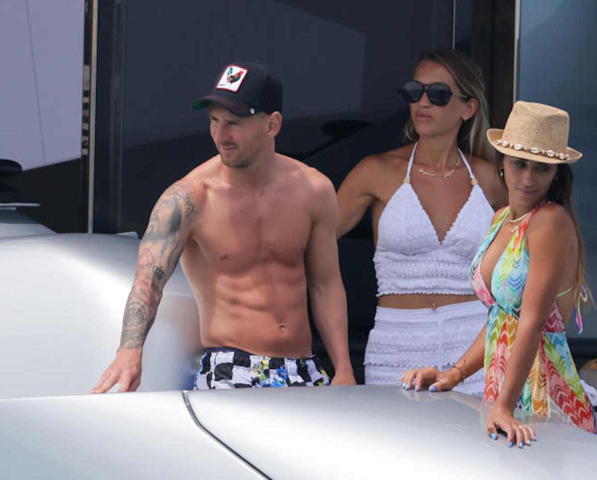 Ibiza , ultimo giorno di vacanza per Leo Messi  Luis Suarez e Cesc Fabregas 