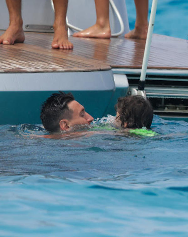 Ibiza , ultimo giorno di vacanza per Leo Messi  Luis Suarez e Cesc Fabregas 
