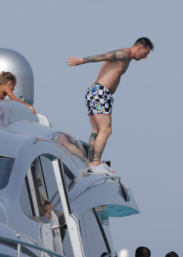 Ibiza , ultimo giorno di vacanza per Leo Messi  Luis Suarez e Cesc Fabregas 