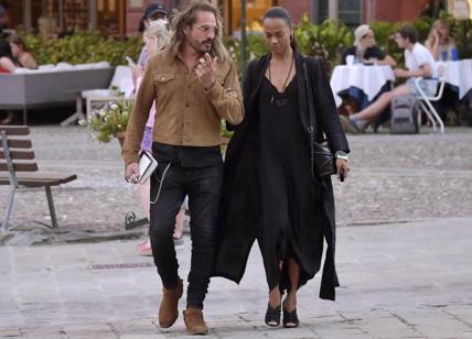 Portofino, Zoe Saldana con il marito Marco Perego ,cena tra baci e carezze