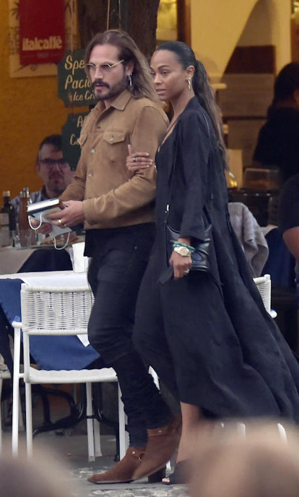 Portofino, Zoe Saldana con il marito Marco Perego ,cena tra baci e carezze 