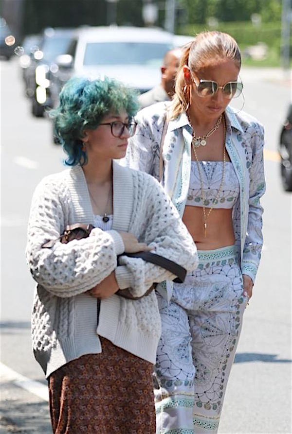 Los Angeles, Jennifer Lopez porta la figlia Emme al Day of Indulgence