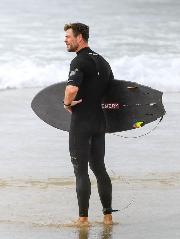 Australia, Byron Bay ,Chris Hemsworth si dedica una giornata a tutto surf