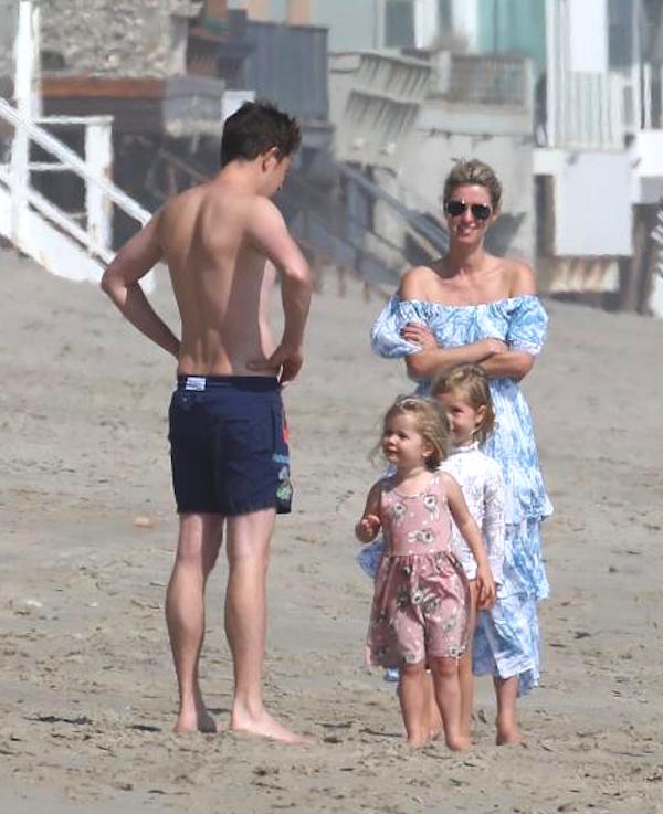 Malibu, Nicky Hilton trascorre una giornata al mare in con la sua famiglia