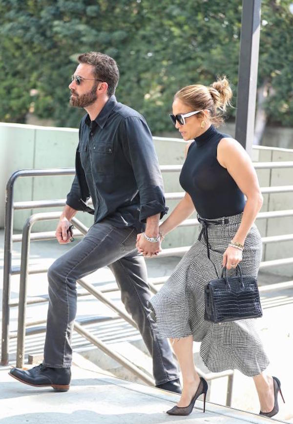 Los Angeles,Ben Affleck e Jennifer Lopez,mano nella mano,fanno shopping 