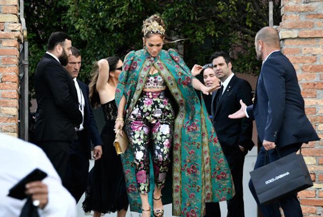 Venezia,Jennifer Lopez lascia l'Hotel per andare all'evento di Dolce e Gabbana