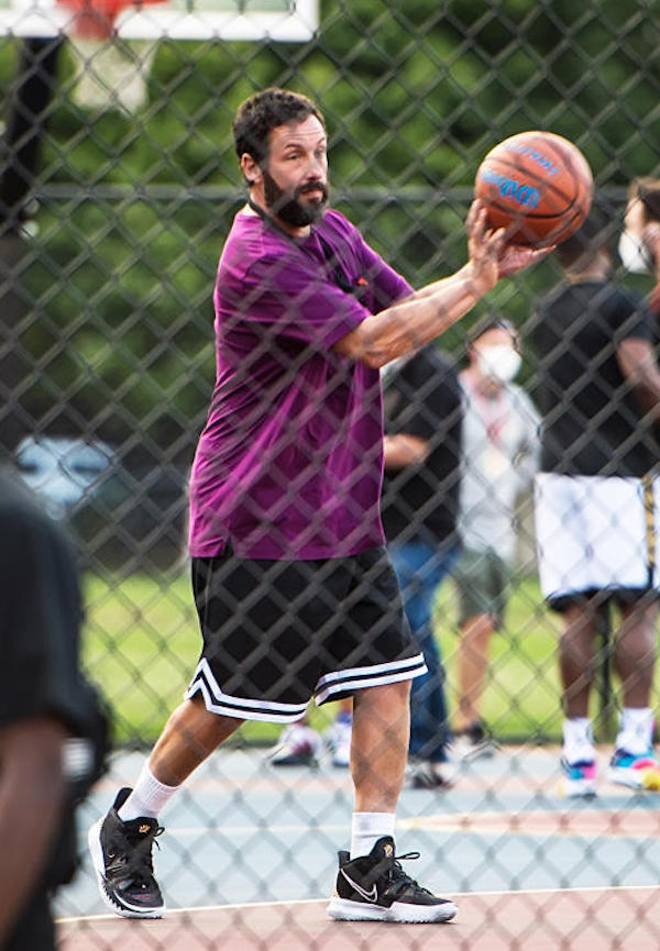 Philadelphia, Adam Sadler sul set del film "Hustle" prodotto da Netflix 